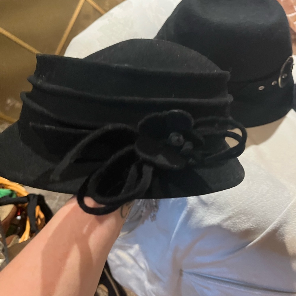 vintage women’s black hats various kangol
